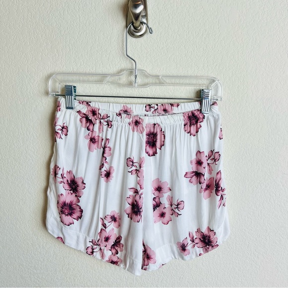 Brandy Melville White & Pink Dolphin Fin Cherry Blossom Linen Drawstring Shorts - Picture 2 of 8